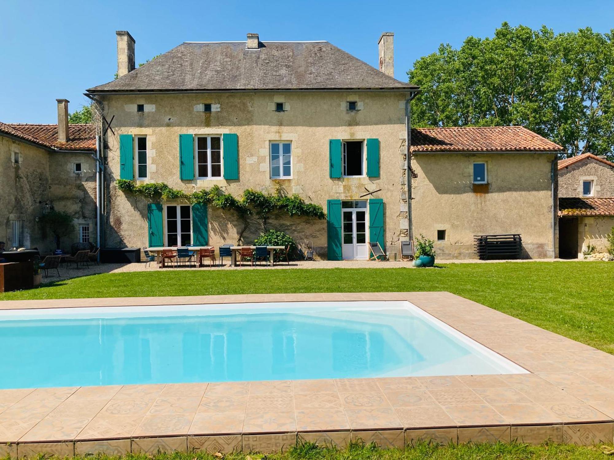 Les Maisons Du Bonheur Bed & Breakfast Chateau-Garnier Exterior photo